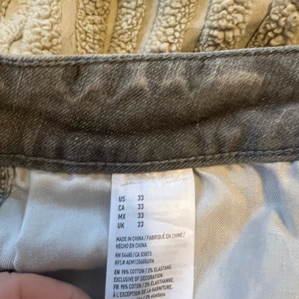 AE Distressed Denim Shorts - Picture 3 of 3